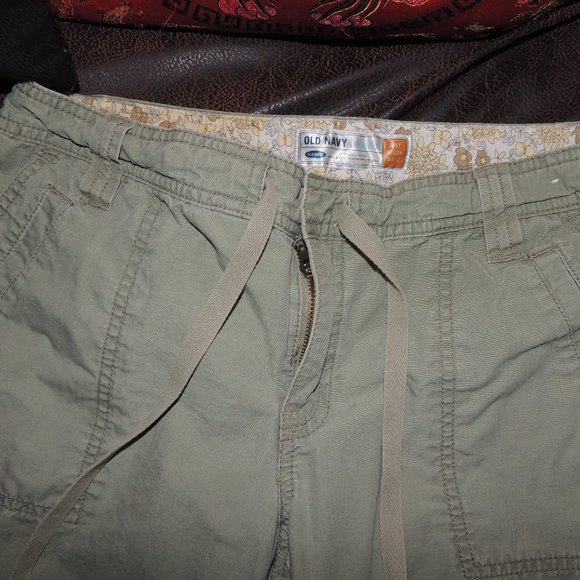 Old Navy - Women's "Just Below The Waist" Cargo - Picture 5 of 6